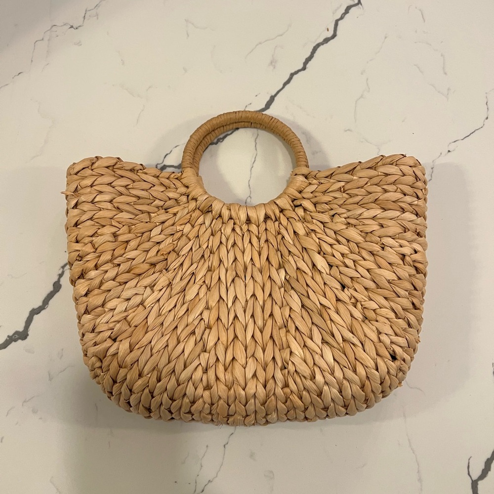 Elegant Woven Straw Tote Bag – Summer Essential